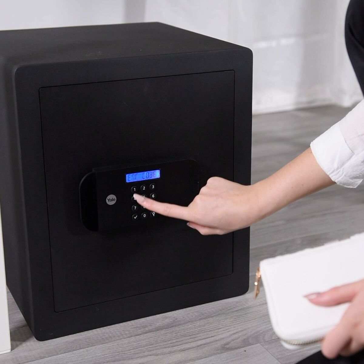 V2HC175E8676A5E339E0B76BF760C32961CR7214720P3