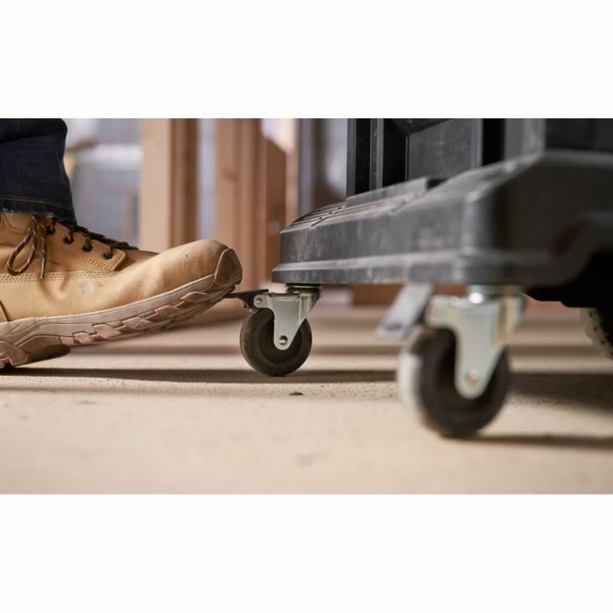 V2H3A57BC6D1E31FE063C020514CDACB30FR7214807P9