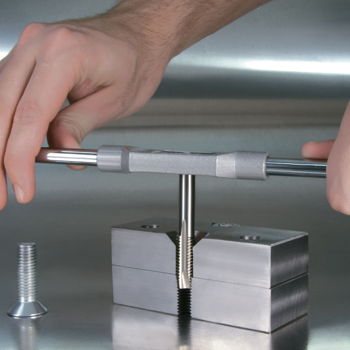 V2HE1A2780BEB91AA18CD6EBAD9A5C56C09R6969632P3