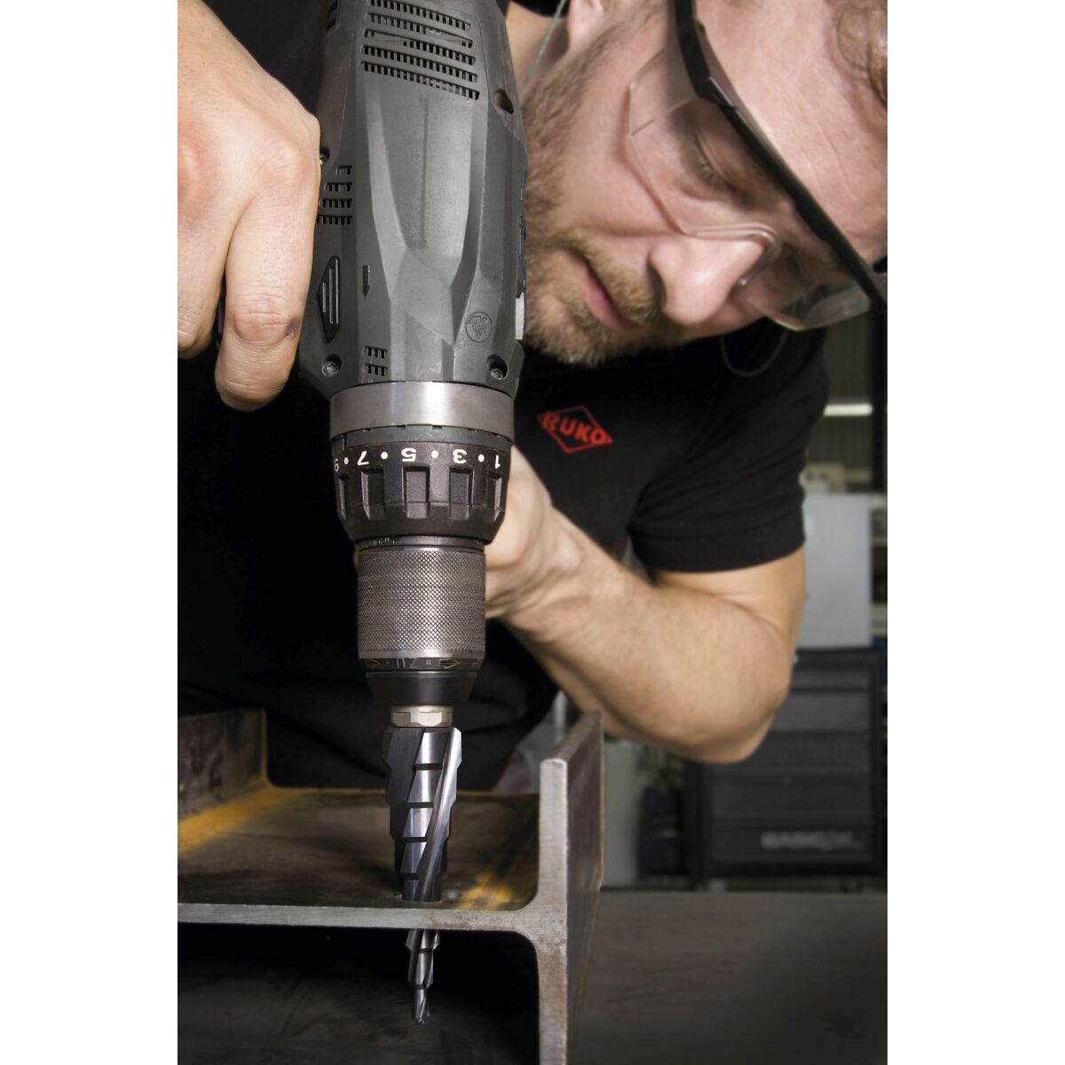 V3HE3AD41DC8B9753D91C797794F8256C14R6636146P8