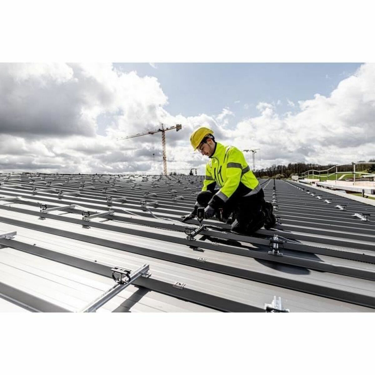 V8HF94B871A1983F7D0571DD291694E916AR7233710P2