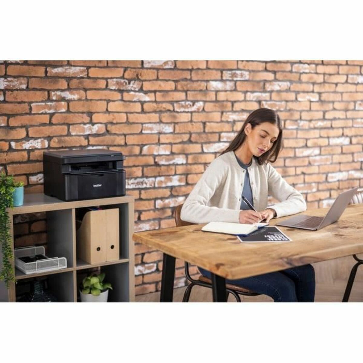 V2H5EB3881E1B0A2EBEF1956D41819C68BDR6735472P5