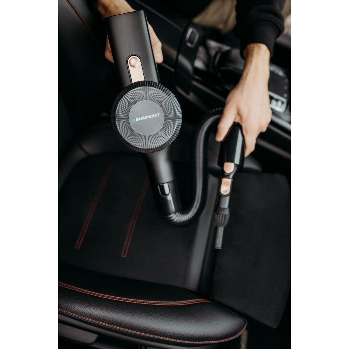 V9HB16E436B589490F182C67BE8DD94EDBAR6411526P5