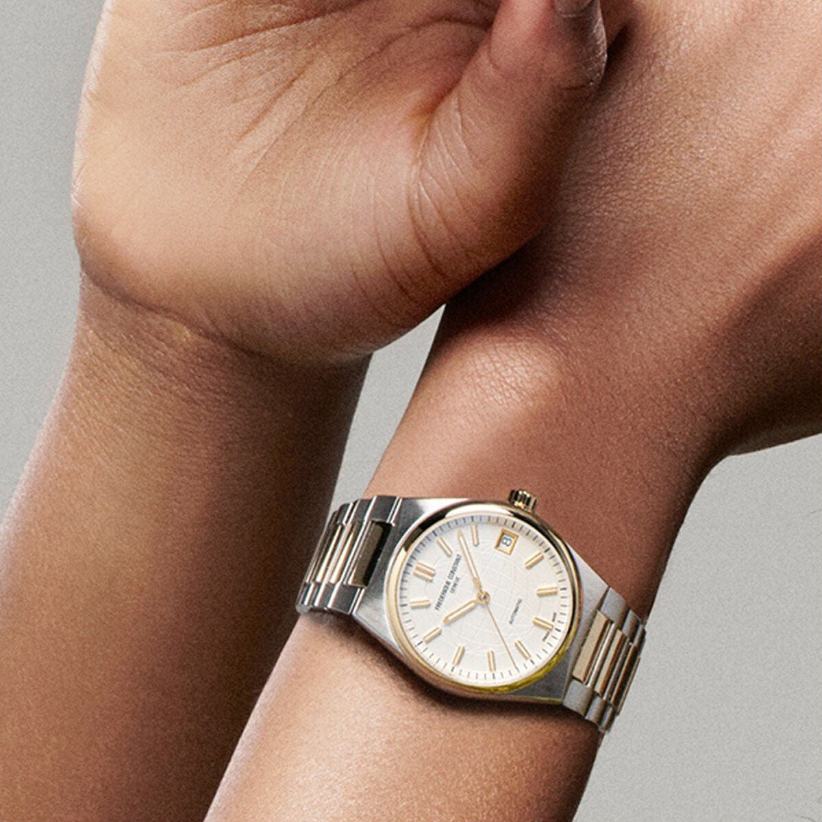 V3H43D4145AABAF381A2F5298F3416B4ABAR7000021P4