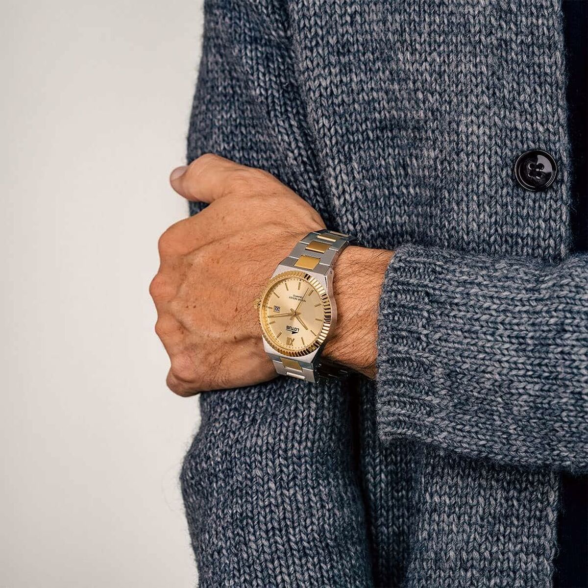 V6H944F4D92981CF2C37F2F752DF9E18172R7529798P3