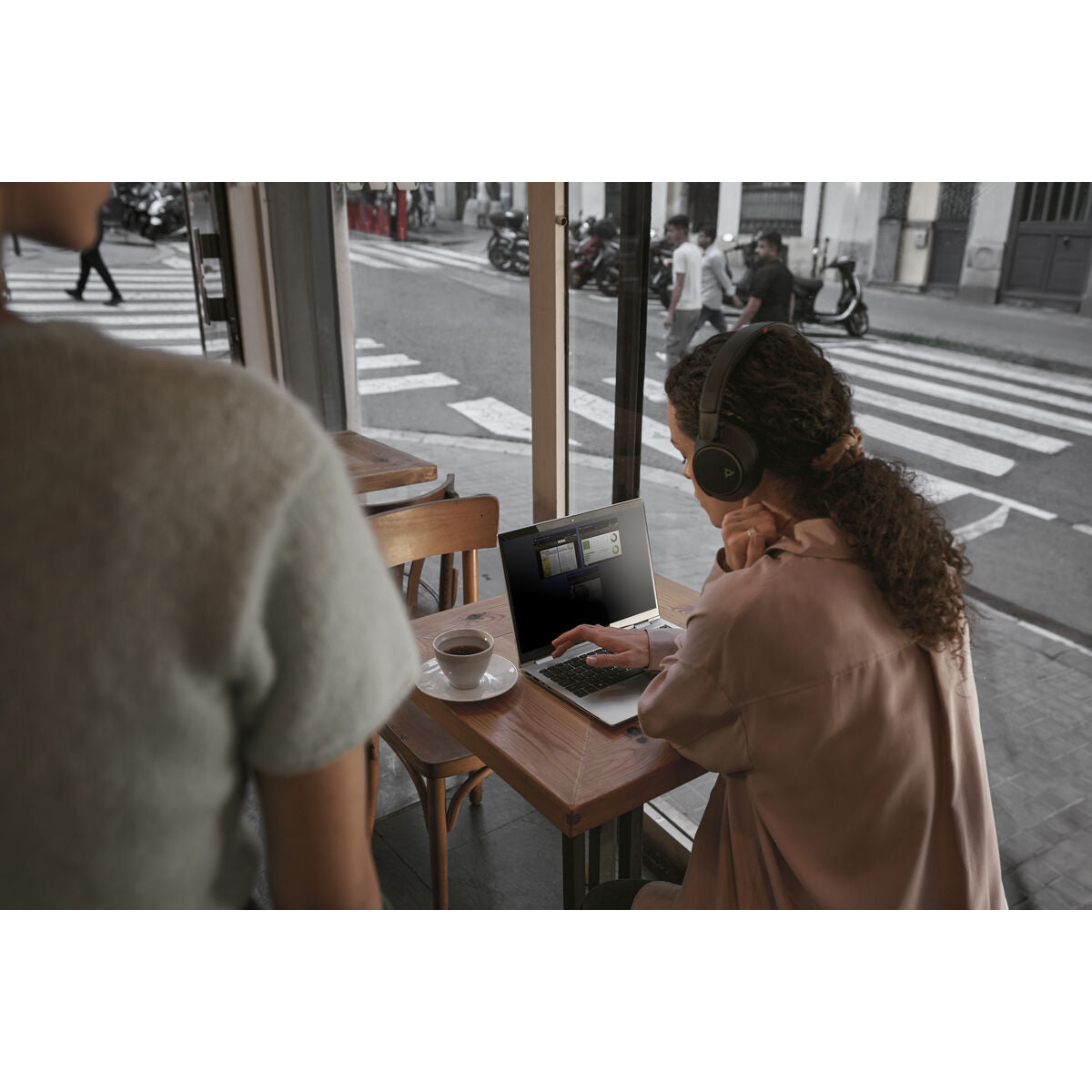 V2H4A6EDE08B25029AFE67270767148777FR7541730P7